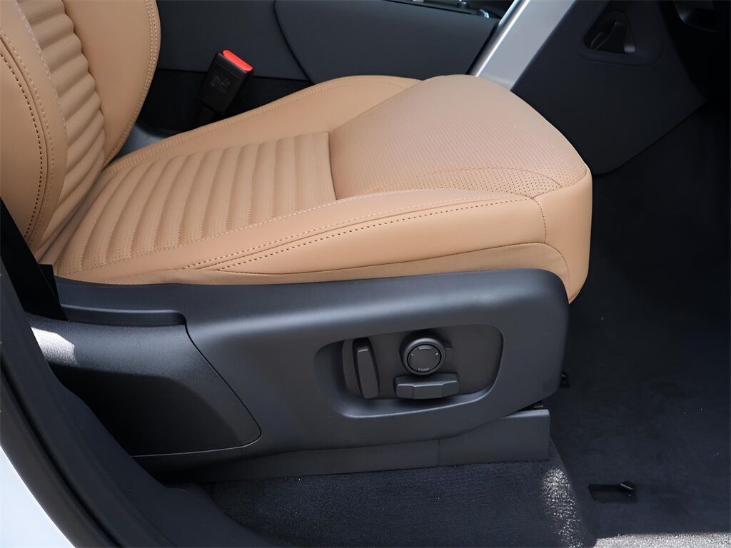 2025 Land Rover Discovery Dynamic SE San Clemente CA