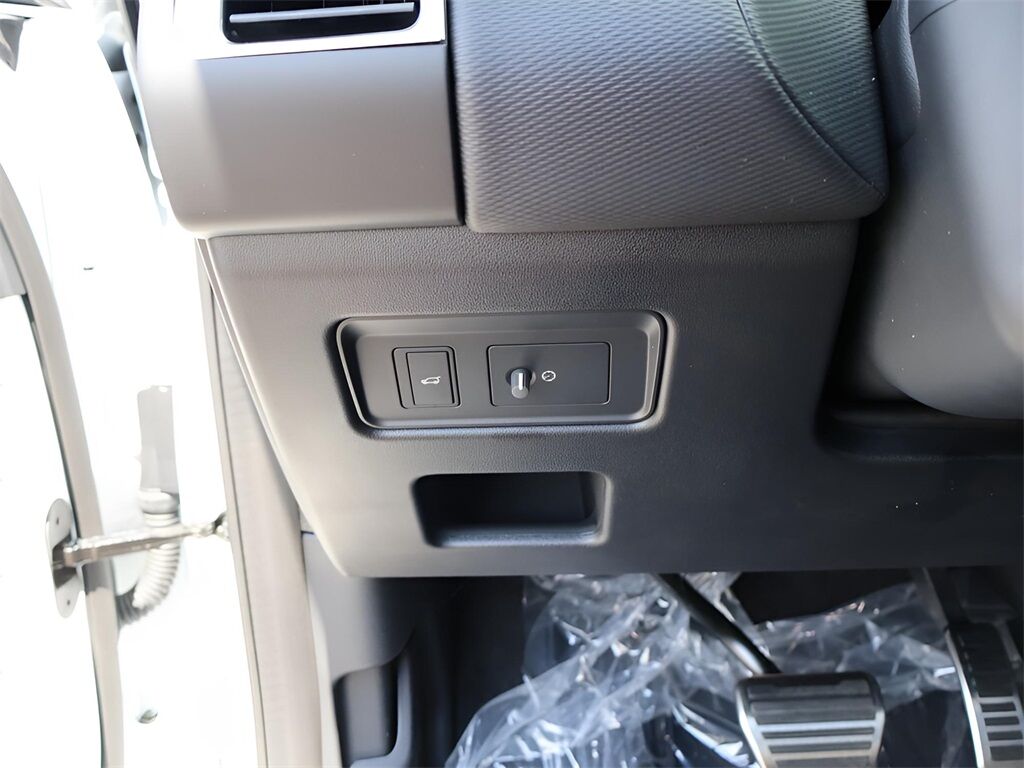 2025 Land Rover Discovery Dynamic SE San Clemente CA