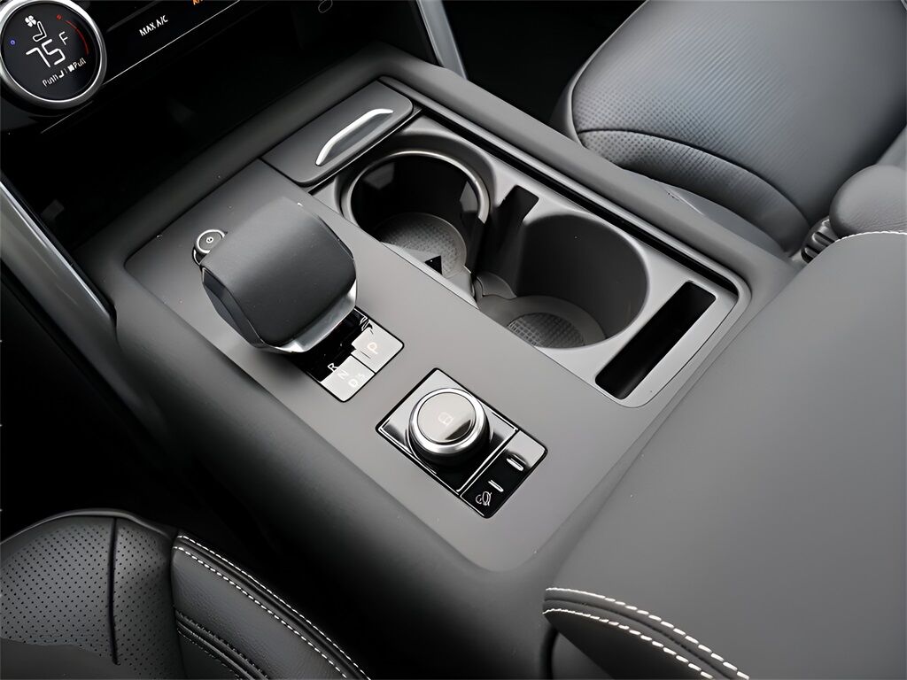 2025 Land Rover Discovery Dynamic SE San Clemente CA