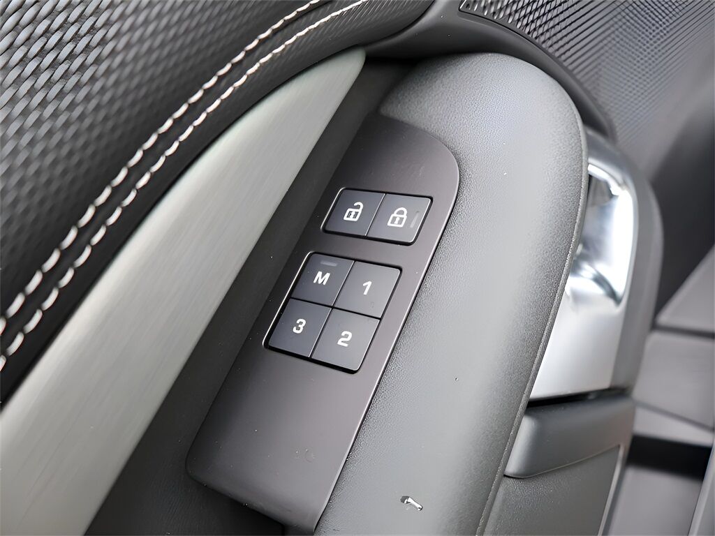 2025 Land Rover Discovery Dynamic SE San Clemente CA