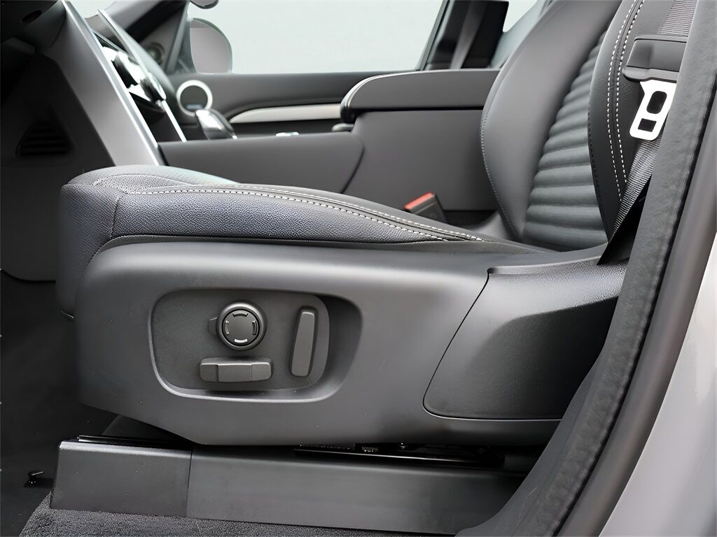 2025 Land Rover Discovery Dynamic SE San Clemente CA