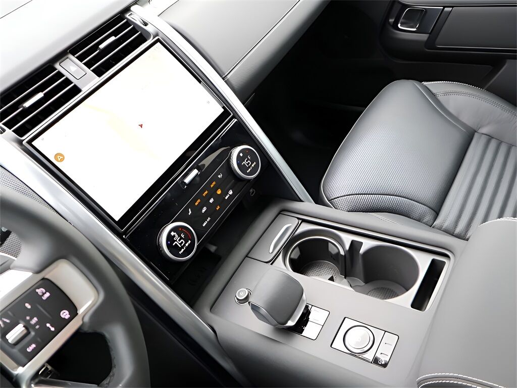 2025 Land Rover Discovery Dynamic SE San Clemente CA