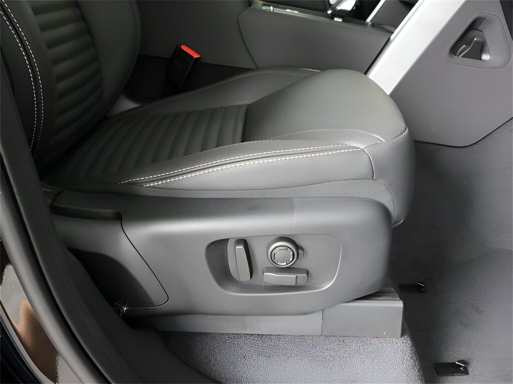 2025 Land Rover Discovery Metropolitan Edition San Clemente CA