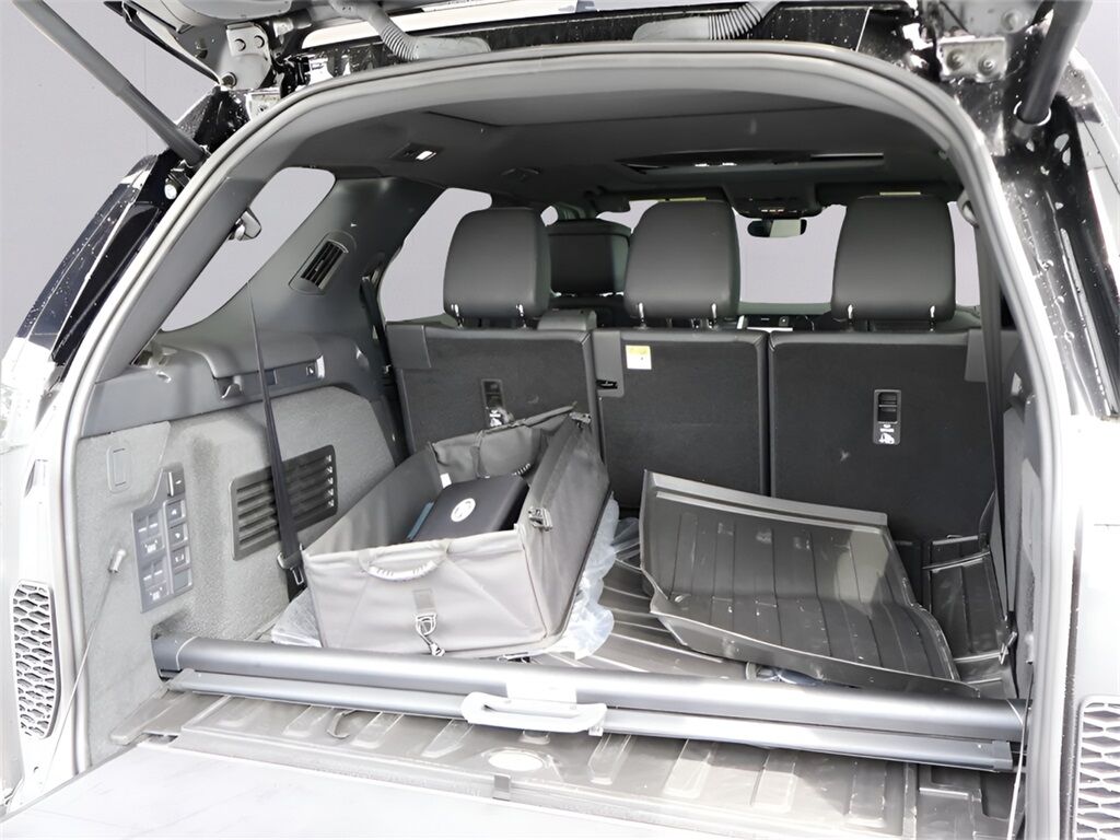 2025 Land Rover Discovery Metropolitan Edition San Clemente CA