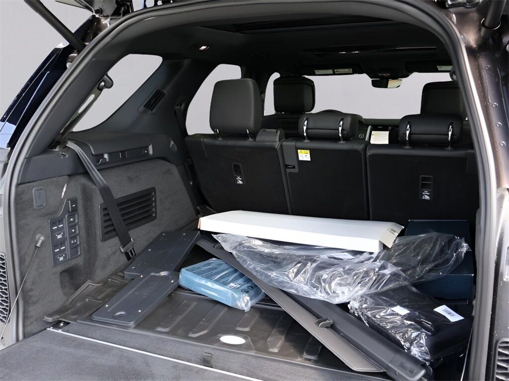 2025 Land Rover Discovery Metropolitan Edition San Clemente CA