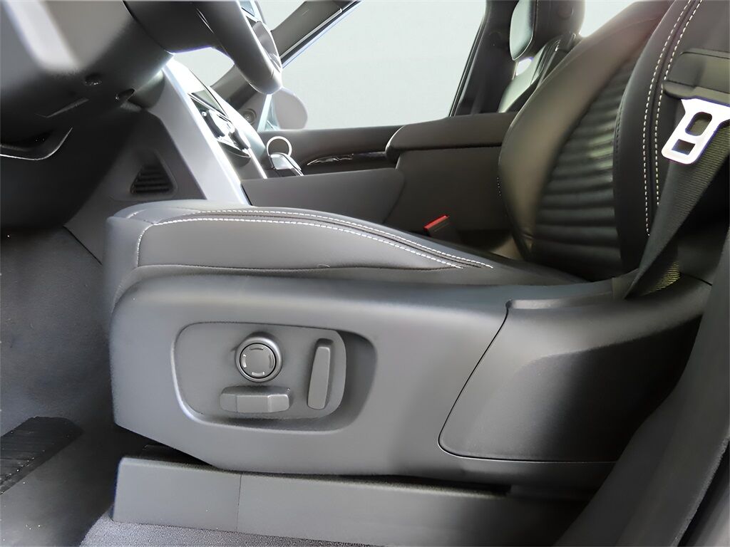 2025 Land Rover Discovery S San Clemente CA