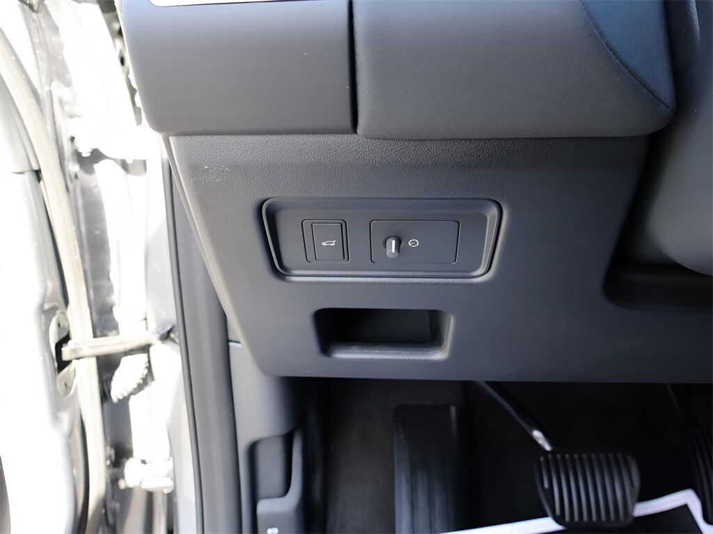 2025 Land Rover Discovery S San Clemente CA