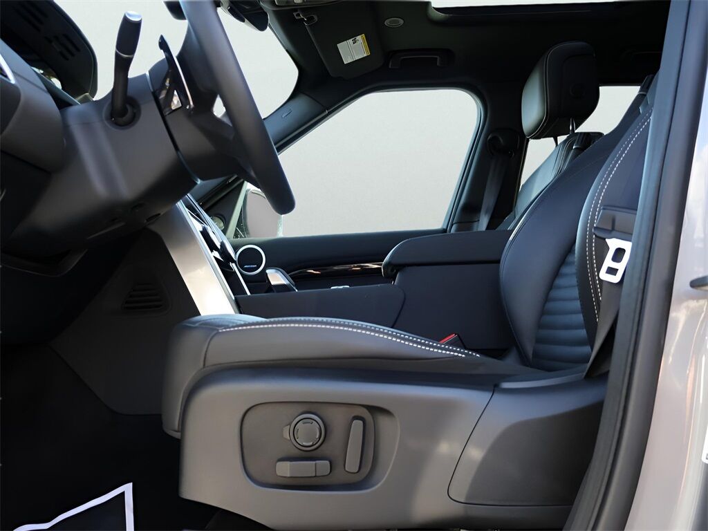 2025 Land Rover Discovery S San Clemente CA