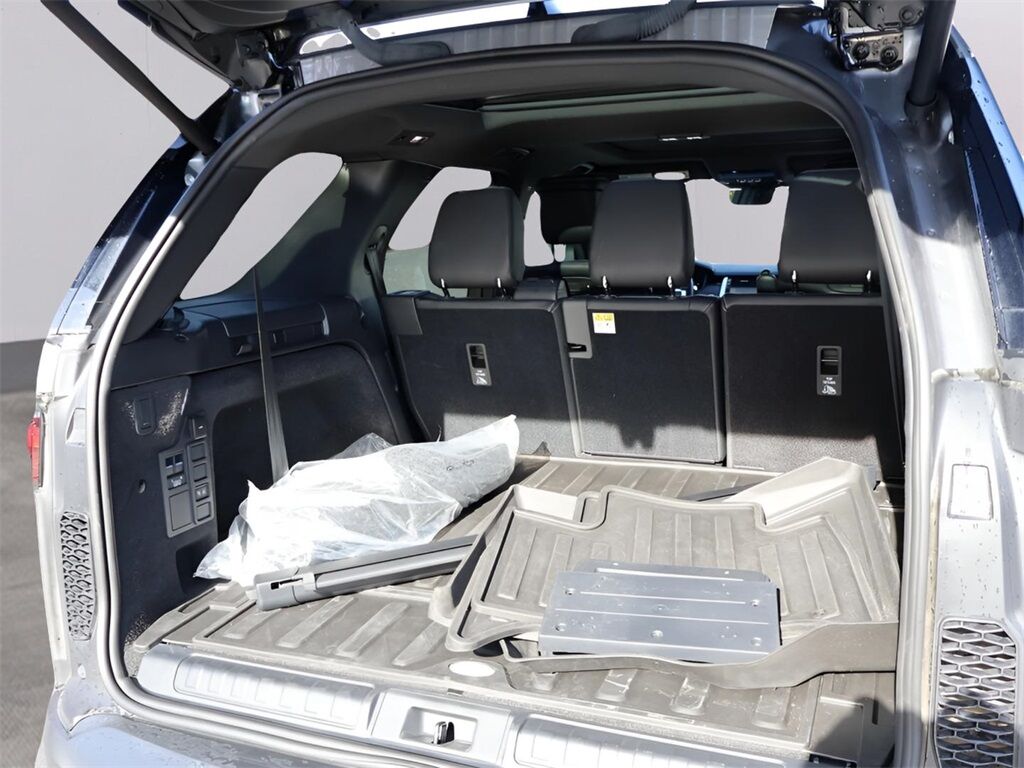 2025 Land Rover Discovery S San Clemente CA