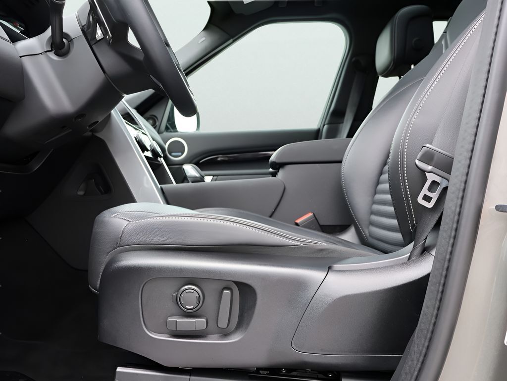 2025 Land Rover Discovery S San Clemente CA