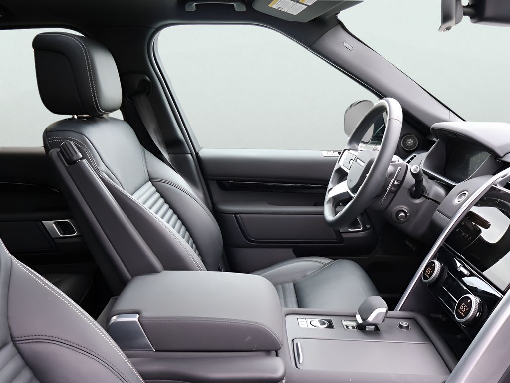 2025 Land Rover Discovery S San Clemente CA