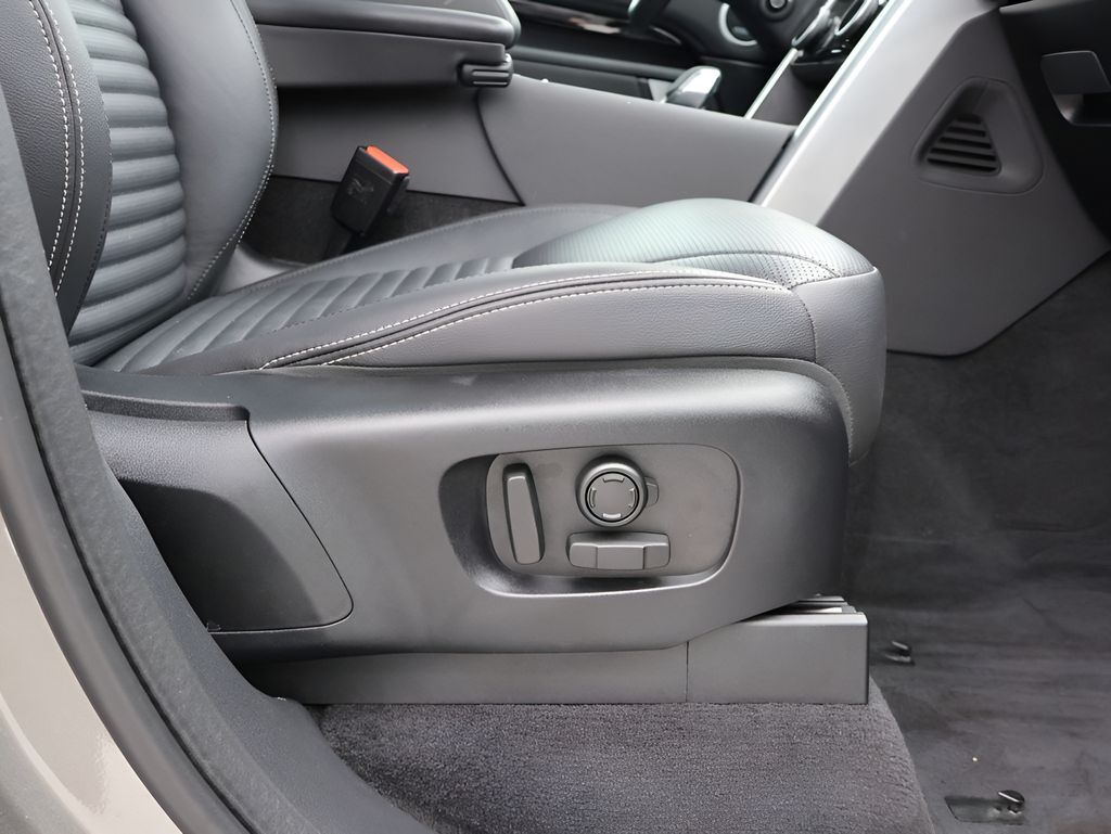 2025 Land Rover Discovery S San Clemente CA