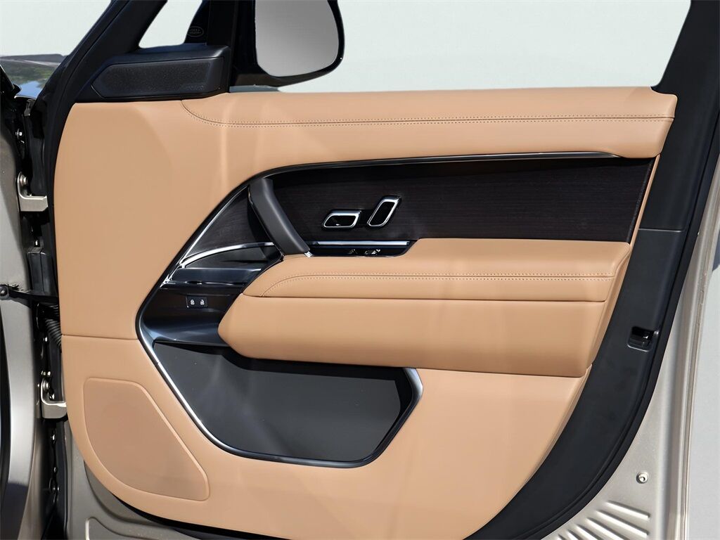 2025 Land Rover Range Rover Plug-In Hybrid SE San Clemente CA