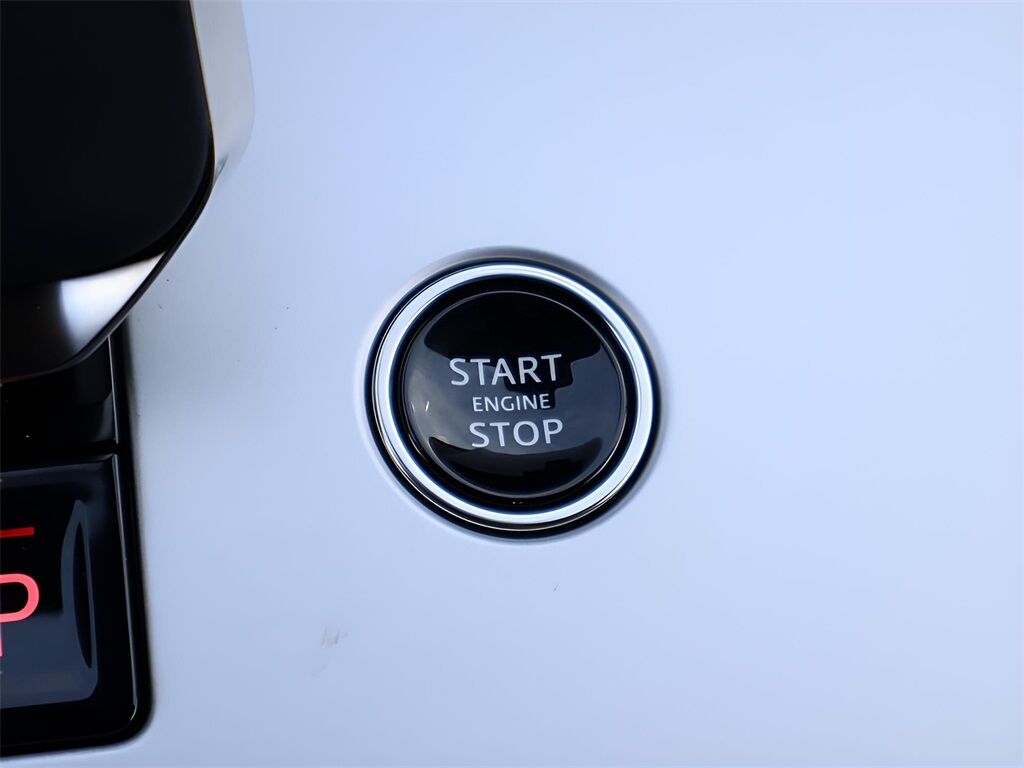 2025 Land Rover Range Rover Plug-In Hybrid SE San Clemente CA