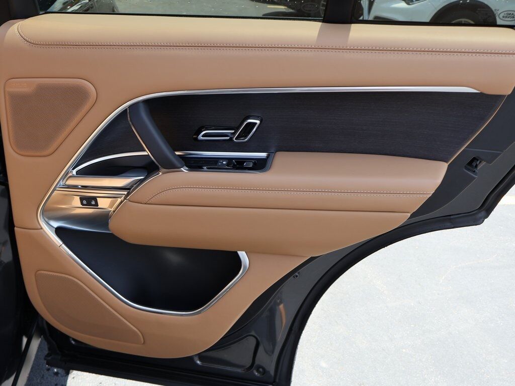 2025 Land Rover Range Rover Plug-In Hybrid SE San Clemente CA