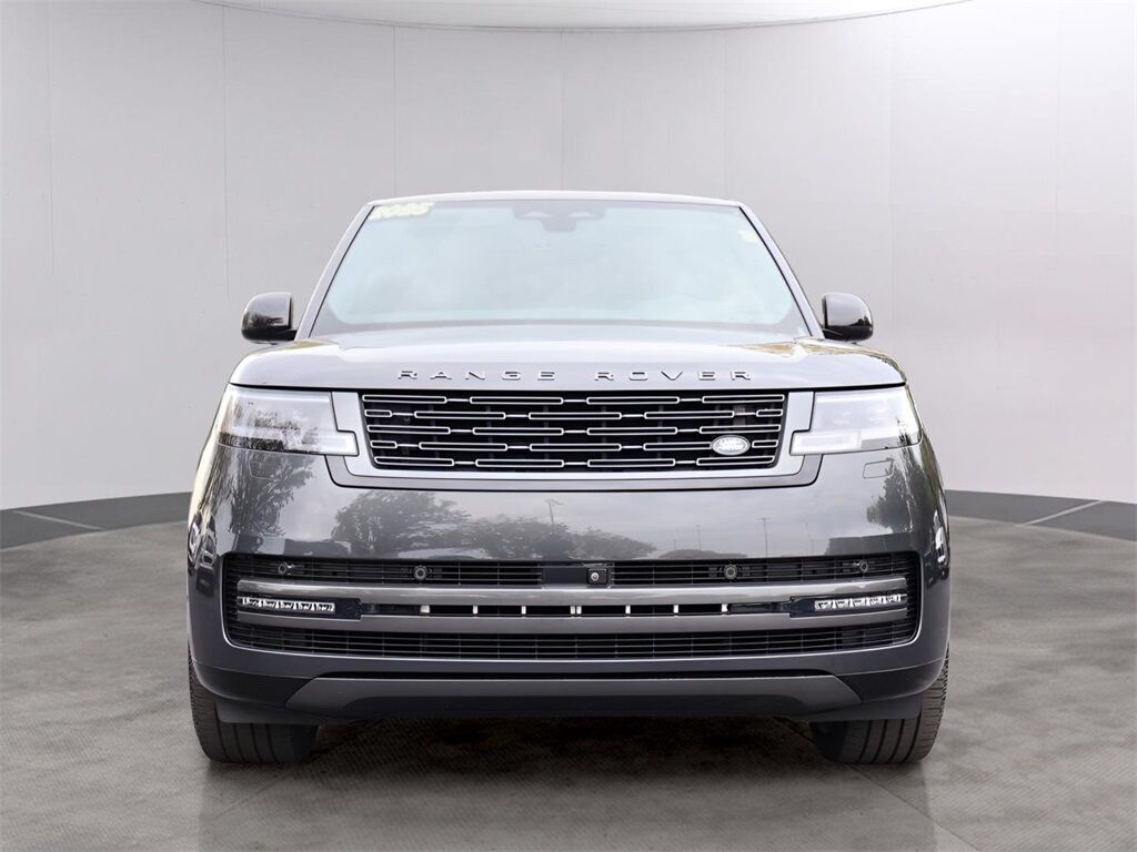 2025 Land Rover Range Rover SE