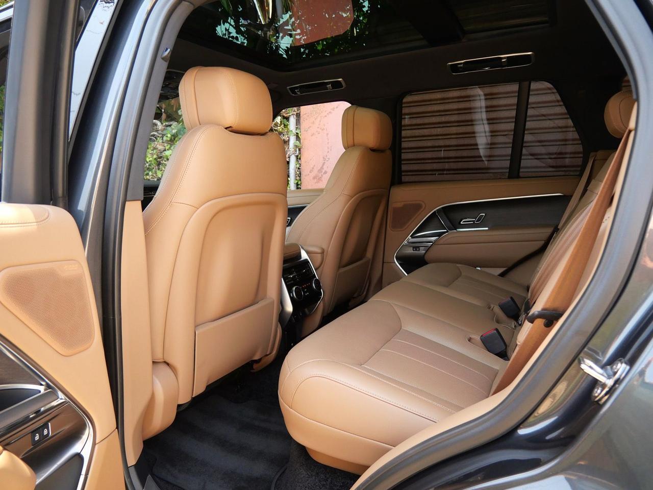 2025 Land Rover Range Rover SE SE Lawrence KS