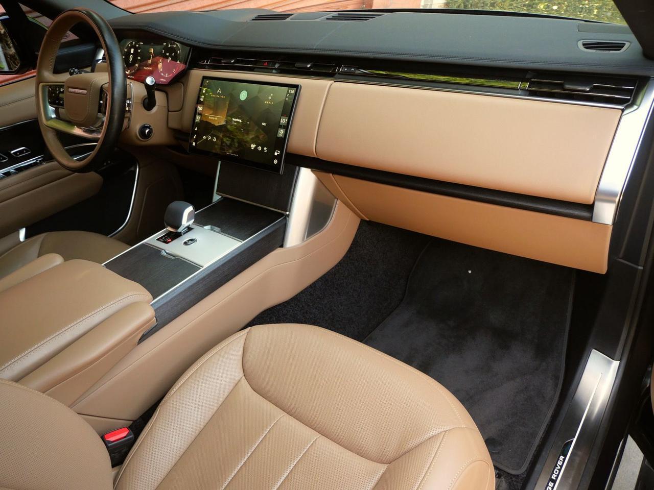 2025 Land Rover Range Rover SE SE Lawrence KS