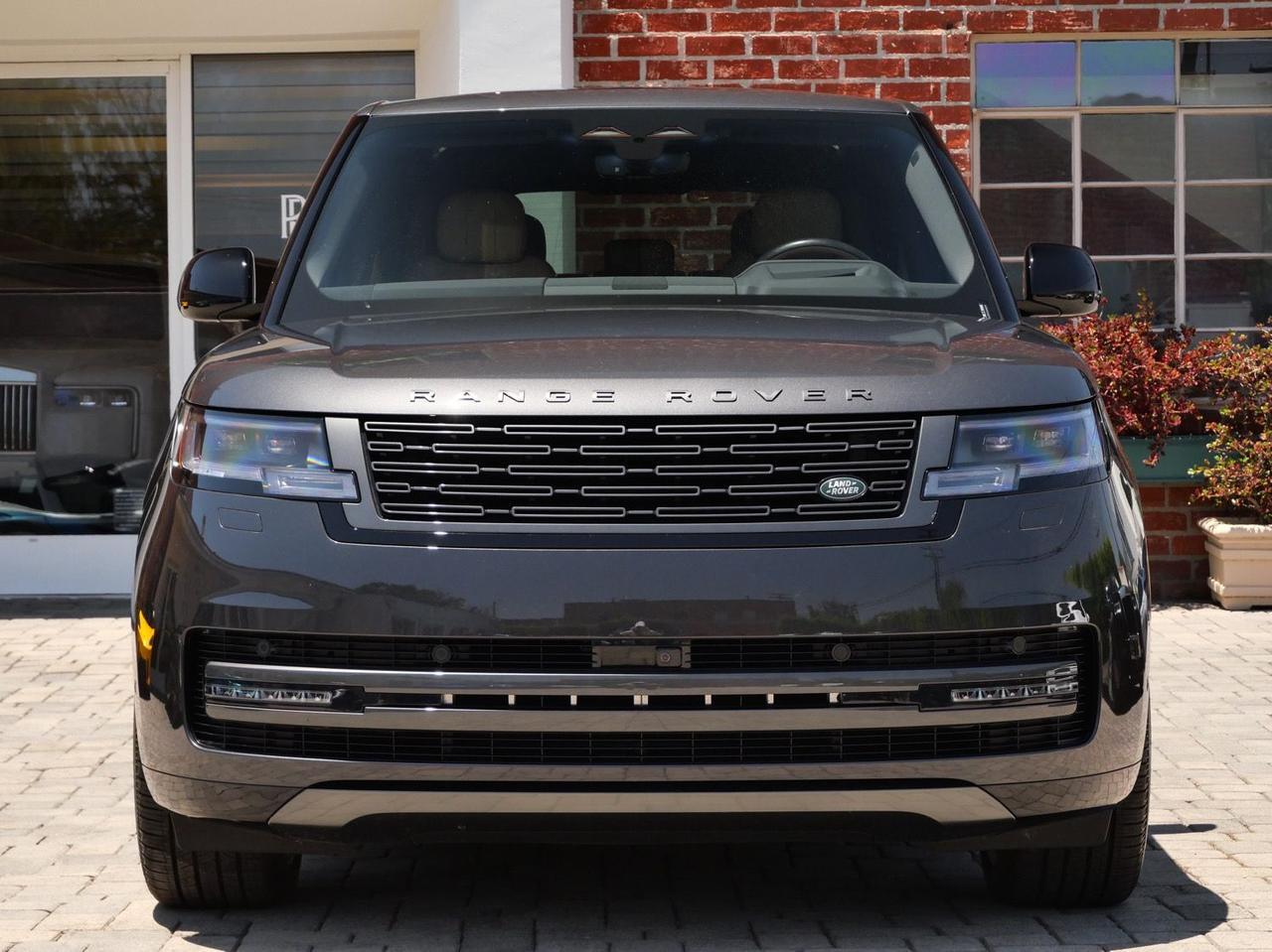 2025 Land Rover Range Rover SE SE