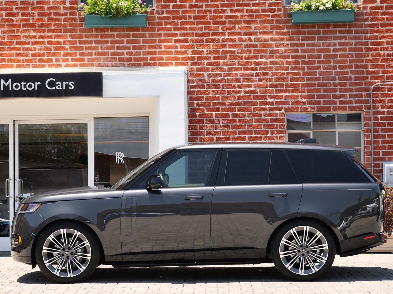 2025 Land Rover Range Rover SE SE Lawrence KS