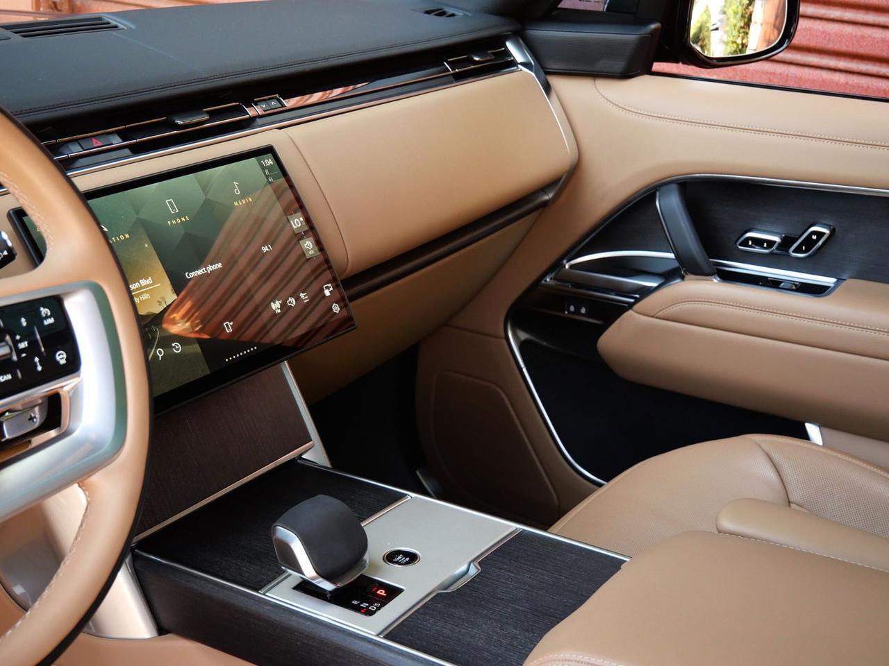 2025 Land Rover Range Rover SE SE Lawrence KS