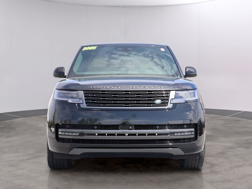 2025 Land Rover Range Rover SE