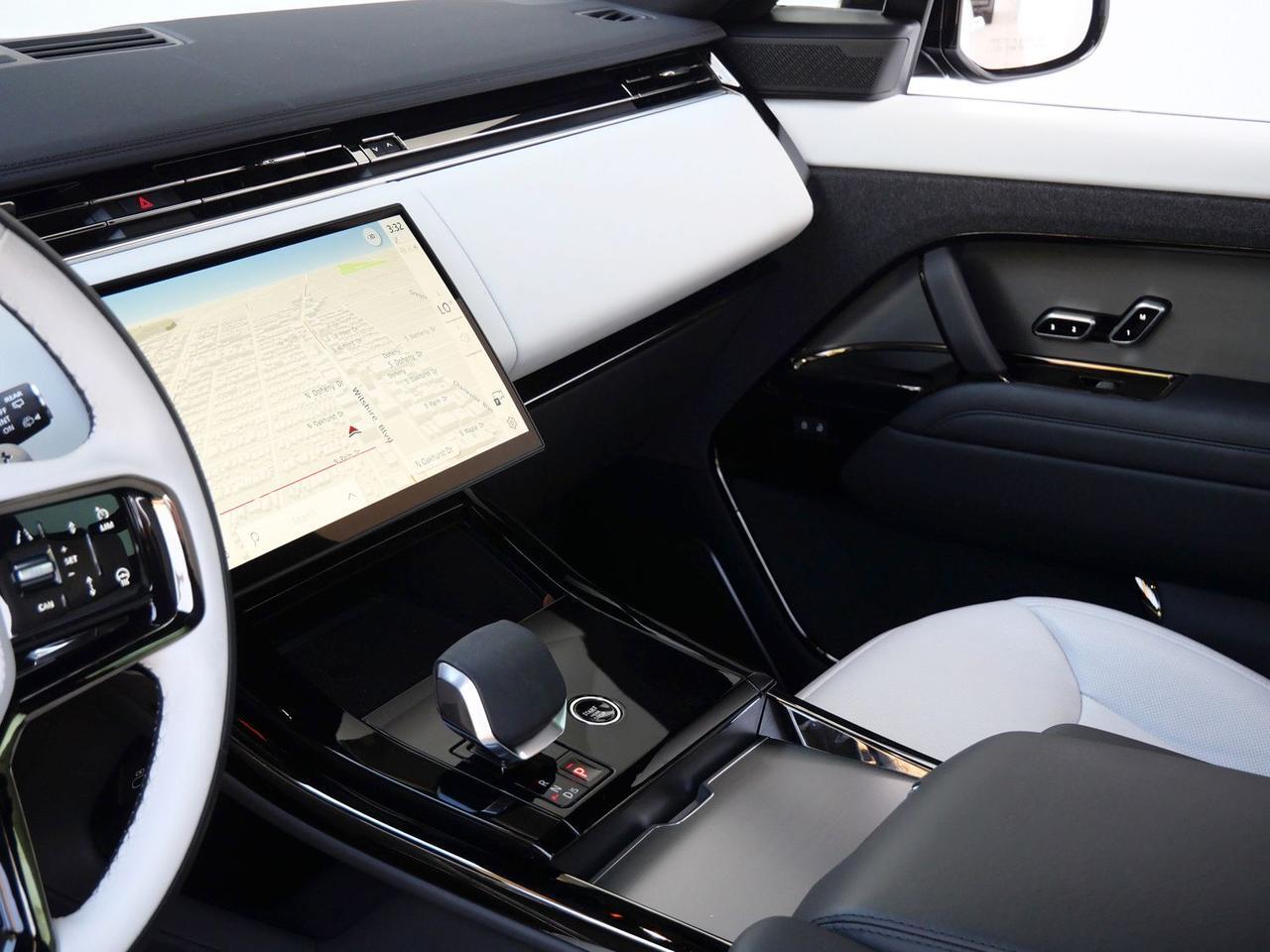 2025 Land Rover Range Rover Sport Dynamic SE Dynamic SE Lawrence KS