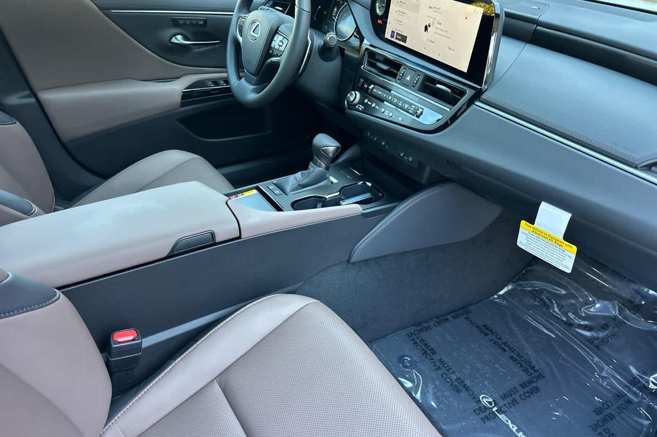 2025 Lexus ES Roseville CA