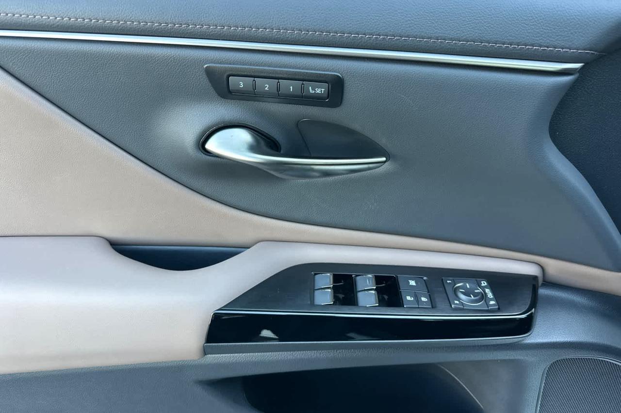 2025 Lexus ES Roseville CA