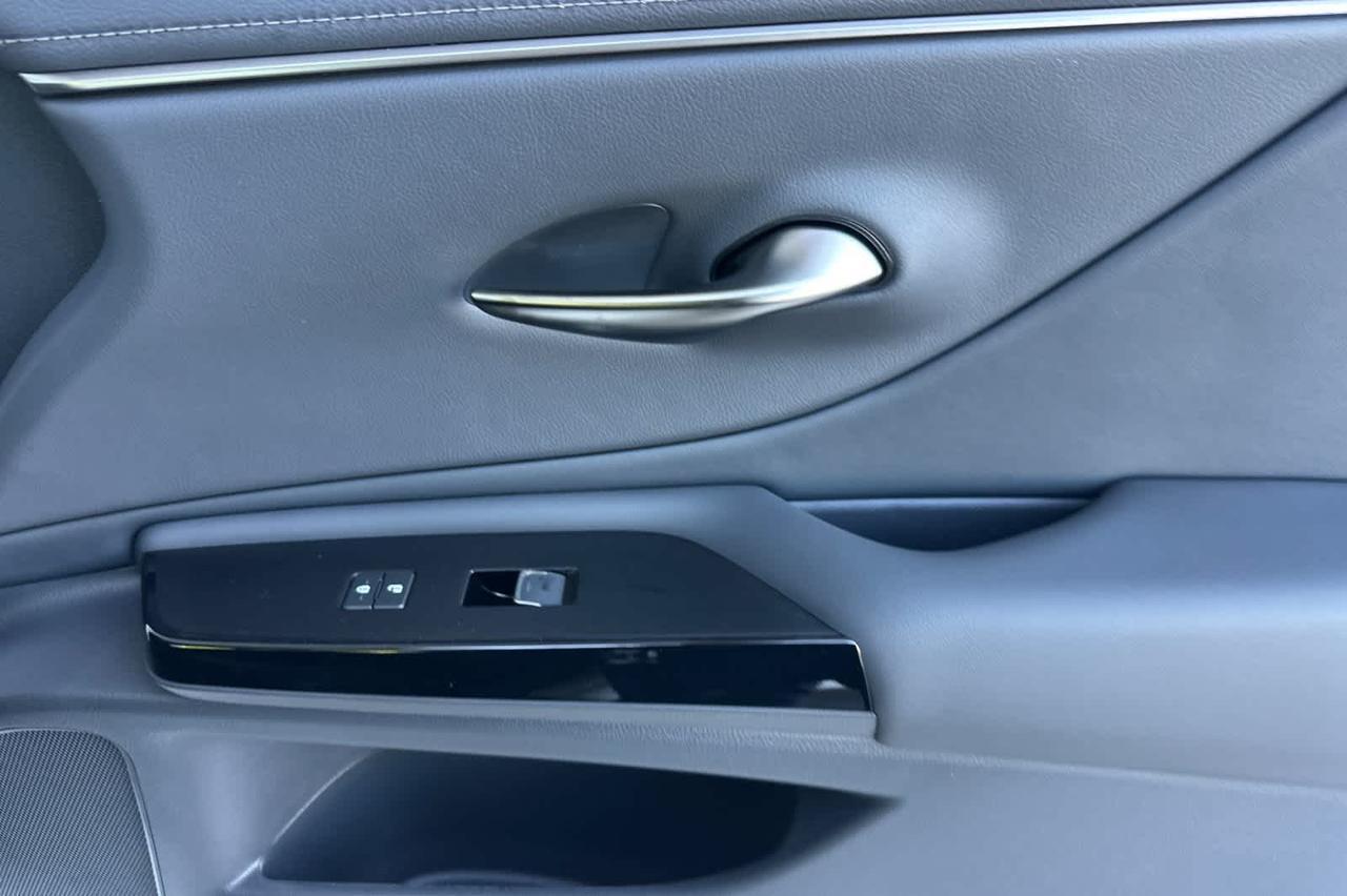 2025 Lexus ES Roseville CA
