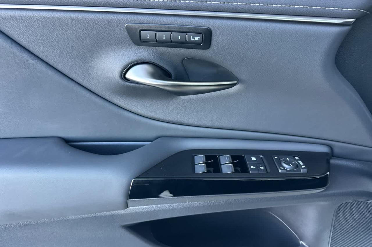2025 Lexus ES Roseville CA