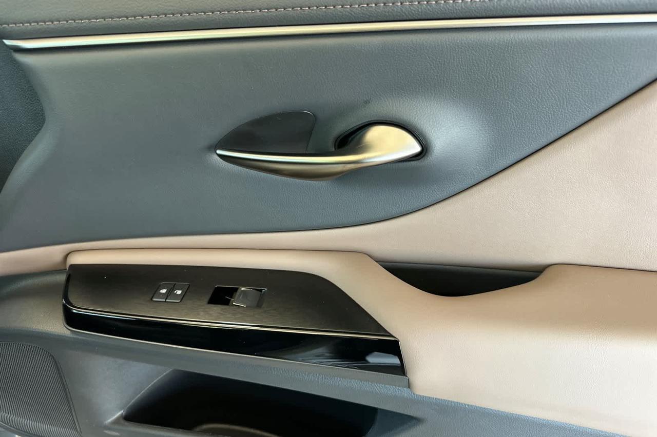 2025 Lexus ES Roseville CA