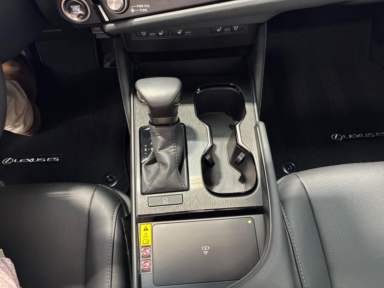 2025 Lexus ES350 Premium Pkg, Pano Roof, 12.3in Interface, 18in Wheels, Only 5k Miles Houston TX 2025 Lexus ES350 Premium Pkg, Pano Roof, 12.3in Interface, 18in Wheels, Only 5k Miles Houston TX