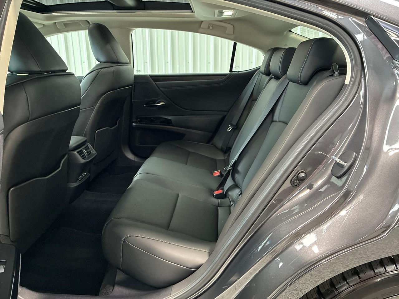 2025 Lexus ES350 Premium Pkg, Pano Roof, 12.3in Interface, 18in Wheels, Only 5k Miles Houston TX 2025 Lexus ES350 Premium Pkg, Pano Roof, 12.3in Interface, 18in Wheels, Only 5k Miles Houston TX
