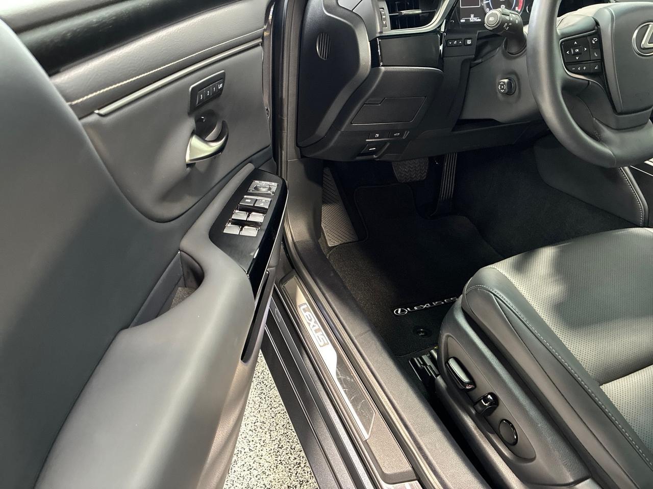 2025 Lexus ES350 Premium Pkg, Pano Roof, 12.3in Interface, 18in Wheels, Only 5k Miles Houston TX 2025 Lexus ES350 Premium Pkg, Pano Roof, 12.3in Interface, 18in Wheels, Only 5k Miles Houston TX
