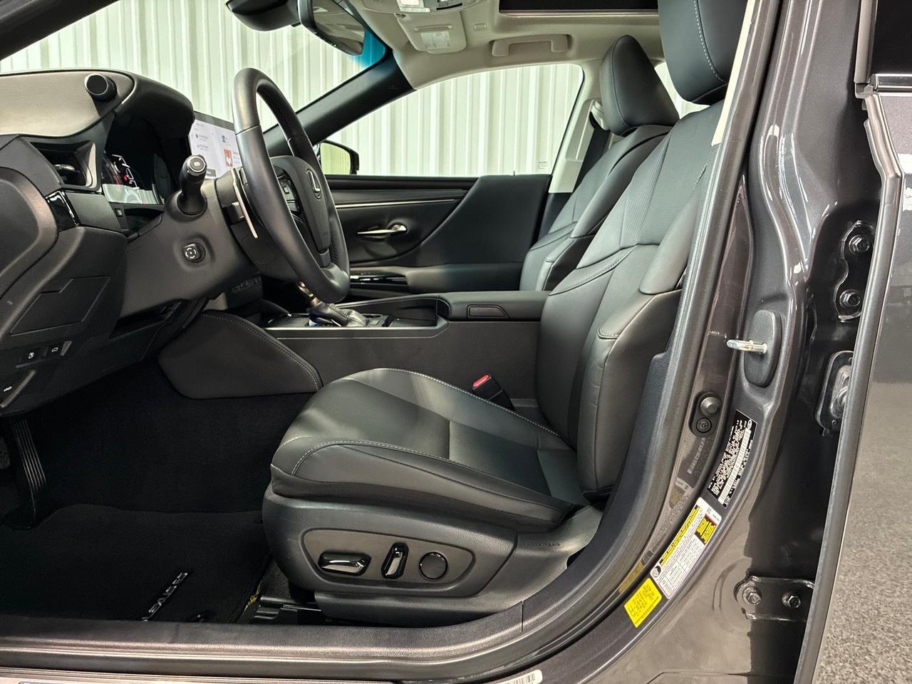 2025 Lexus ES350 Premium Pkg, Pano Roof, 12.3in Interface, 18in Wheels, Only 5k Miles Houston TX 2025 Lexus ES350 Premium Pkg, Pano Roof, 12.3in Interface, 18in Wheels, Only 5k Miles Houston TX