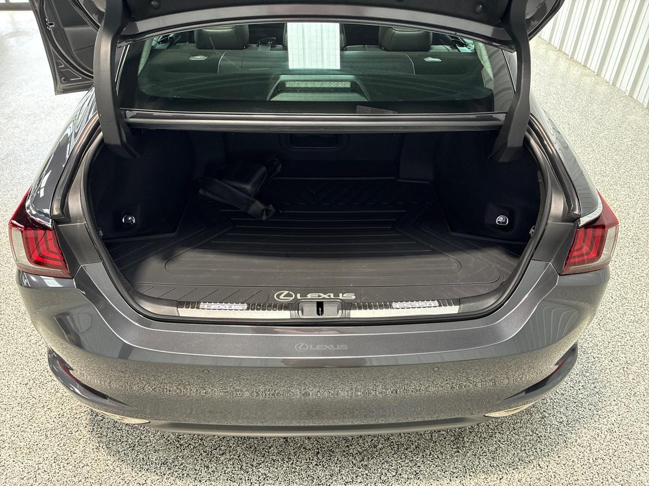 2025 Lexus ES350 Premium Pkg, Pano Roof, 12.3in Interface, 18in Wheels, Only 5k Miles Houston TX 2025 Lexus ES350 Premium Pkg, Pano Roof, 12.3in Interface, 18in Wheels, Only 5k Miles Houston TX