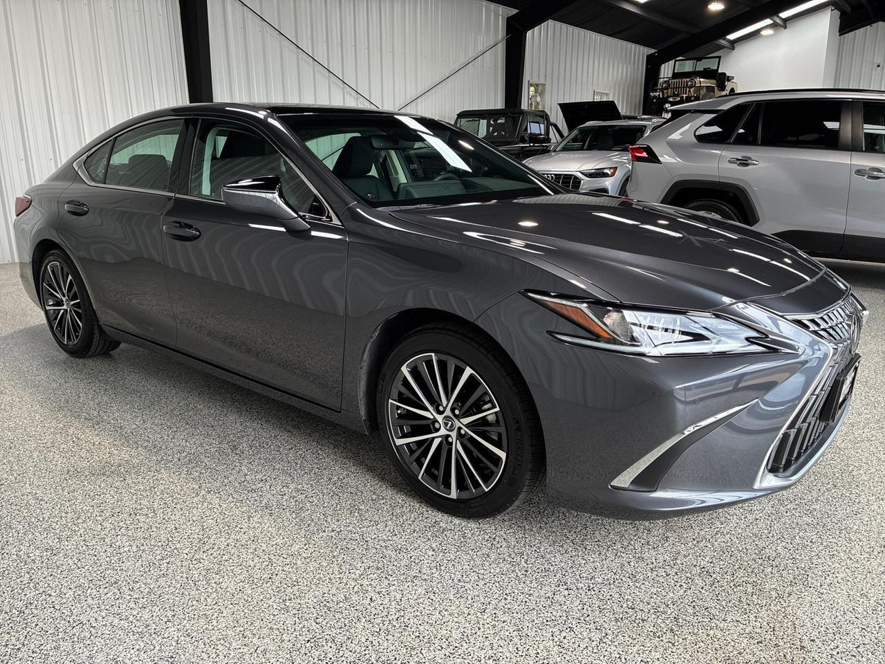 2025 Lexus ES350 Premium Pkg, Pano Roof, 12.3in Interface, 18in Wheels, Only 5k Miles Houston TX 2025 Lexus ES350 Premium Pkg, Pano Roof, 12.3in Interface, 18in Wheels, Only 5k Miles Houston TX