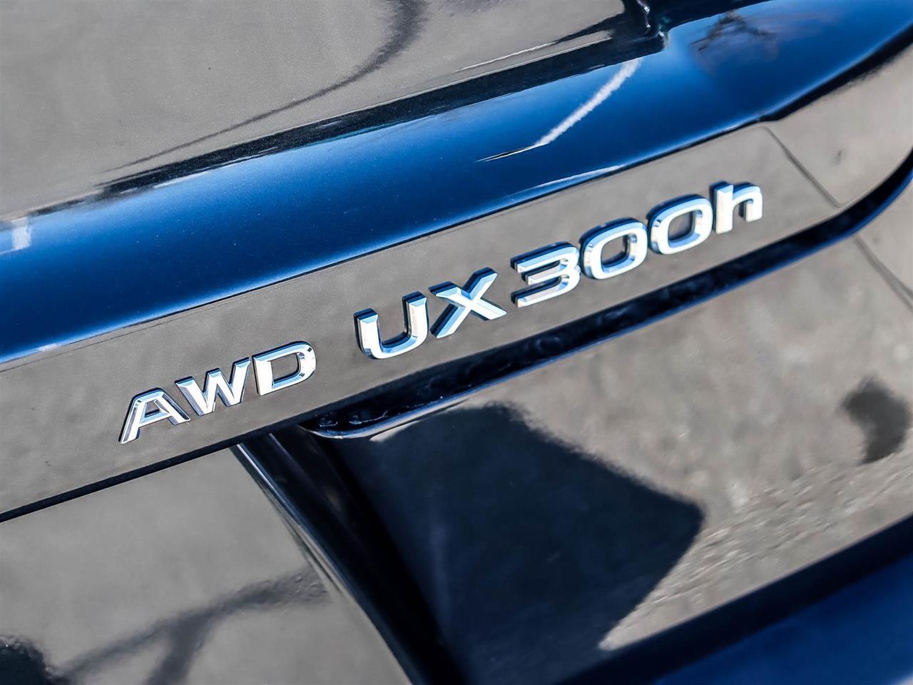 2025 Lexus UX 300h Mississauga ON