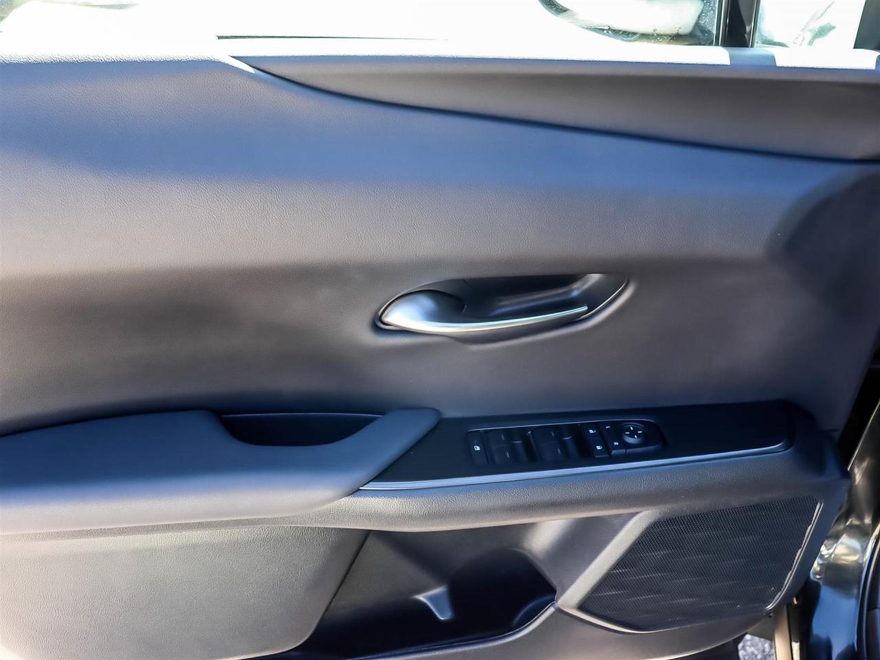 2025 Lexus UX 300h Mississauga ON