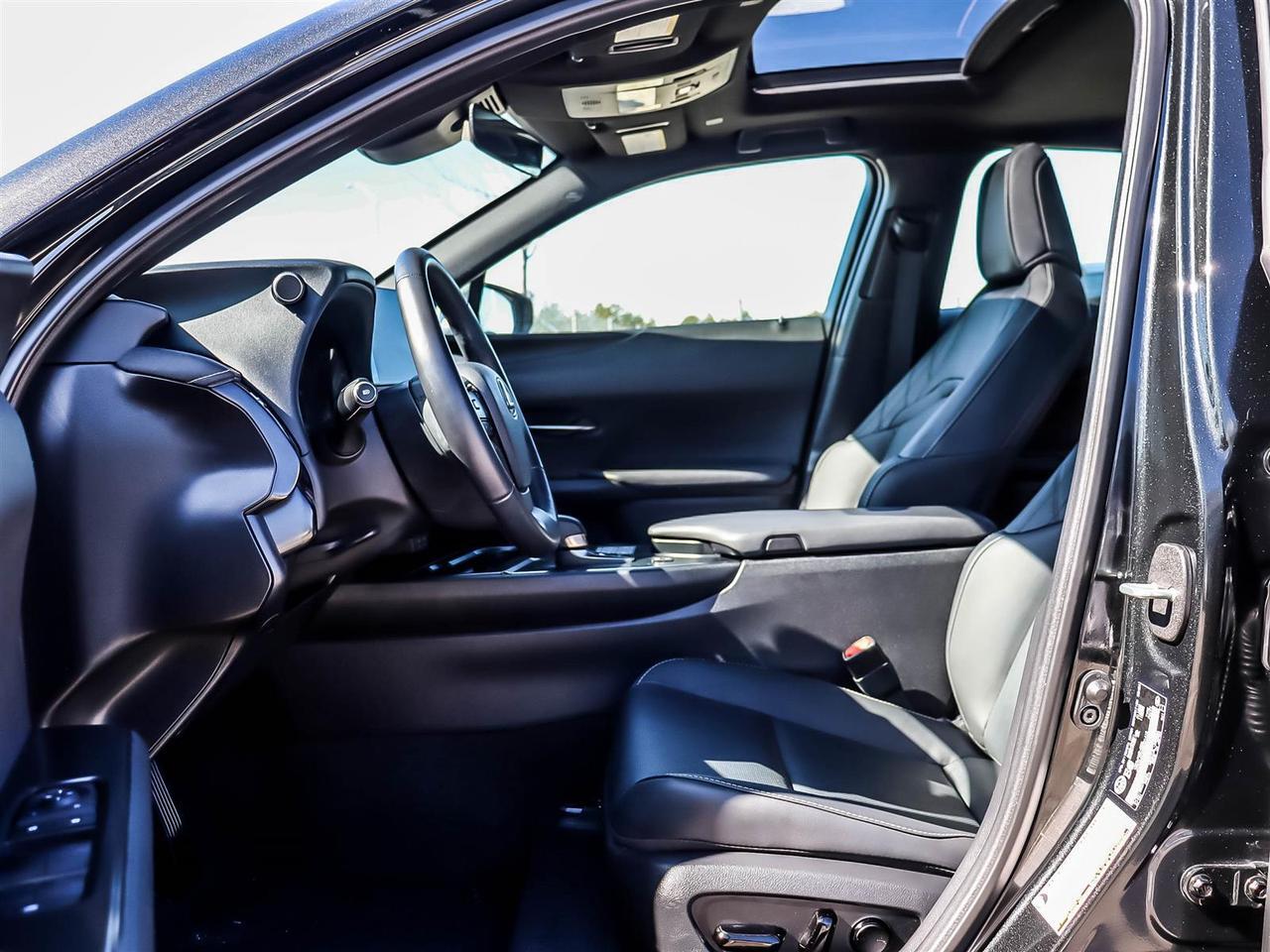 2025 Lexus UX 300h Mississauga ON