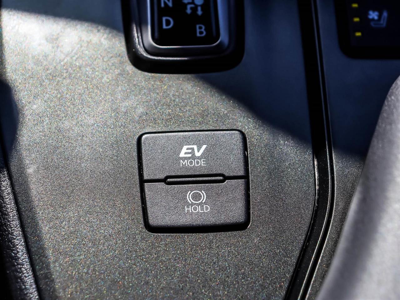 2025 Lexus UX 300h Mississauga ON