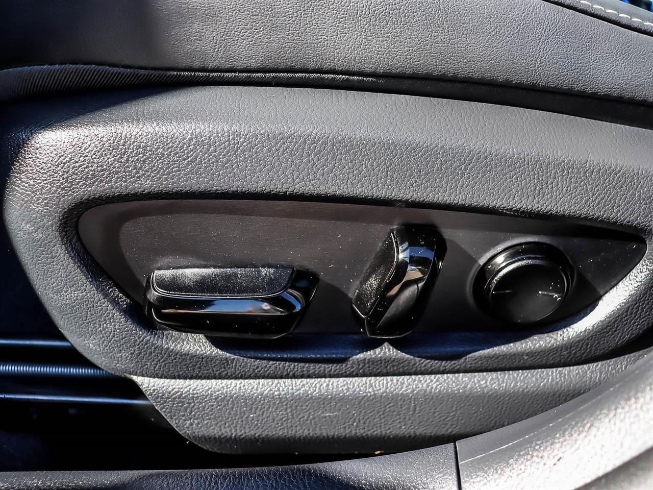 2025 Lexus UX 300h Mississauga ON