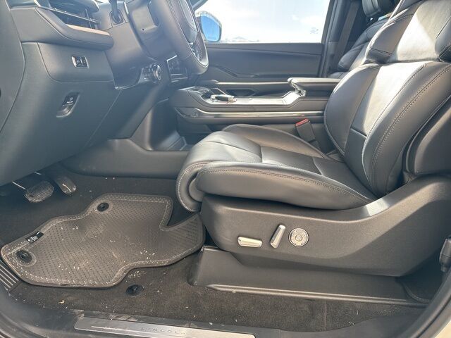 2025 Lincoln Navigator L Reserve Watertown SD 2025 Lincoln Navigator L Reserve Watertown SD