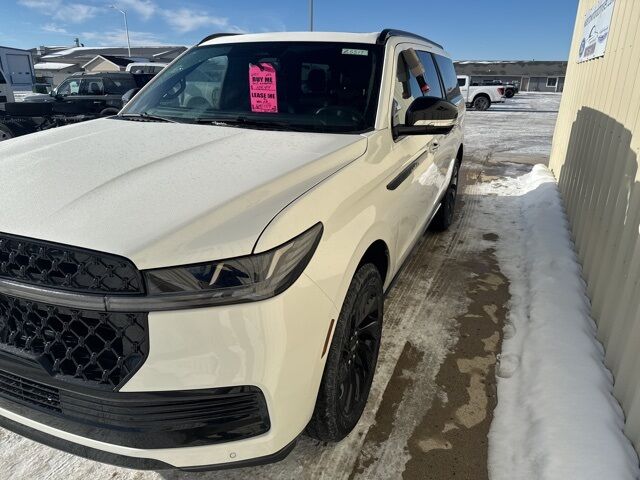 2025 Lincoln Navigator L Reserve Watertown SD 2025 Lincoln Navigator L Reserve Watertown SD