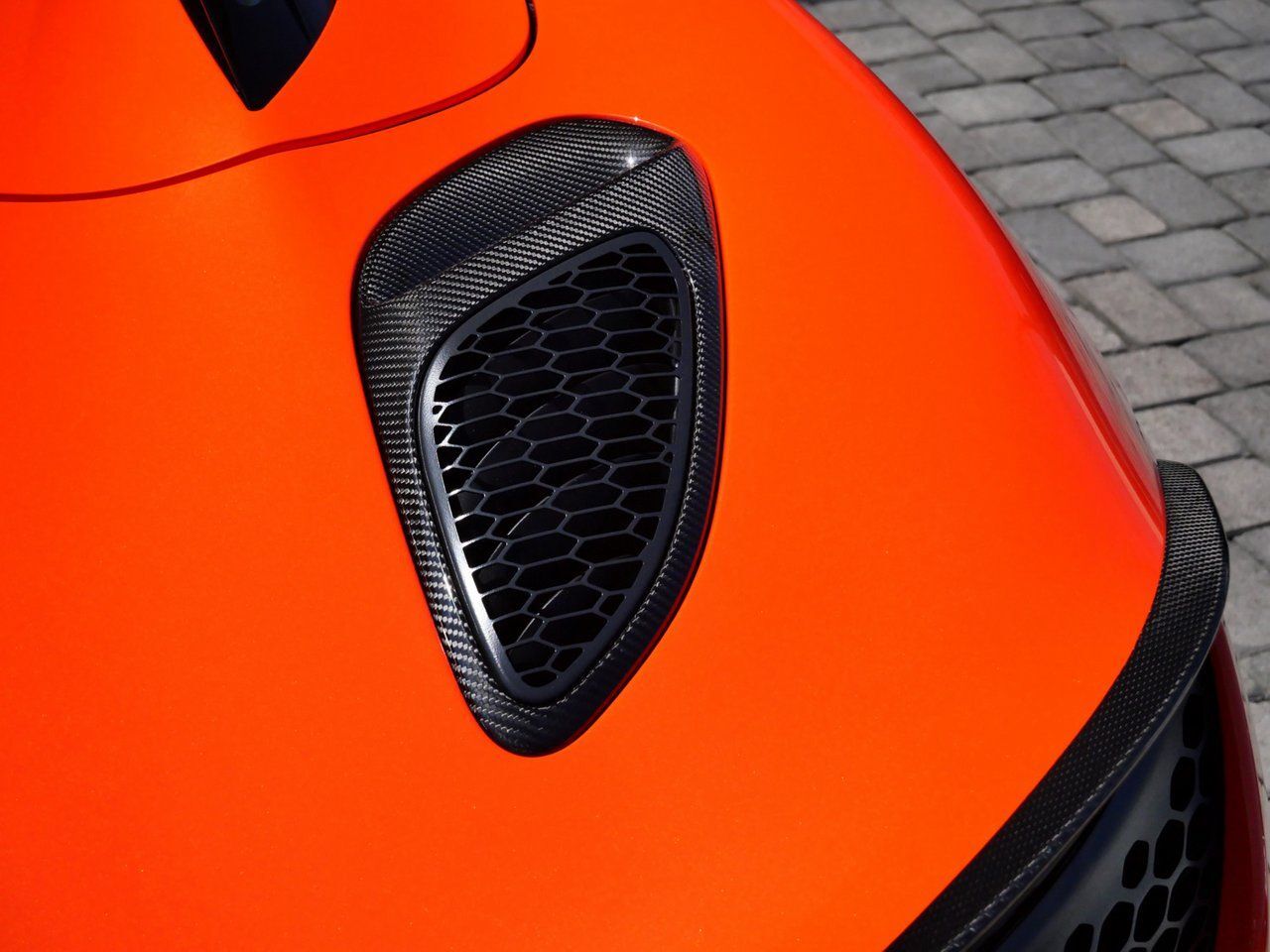 2025 McLaren Artura Lawrence KS