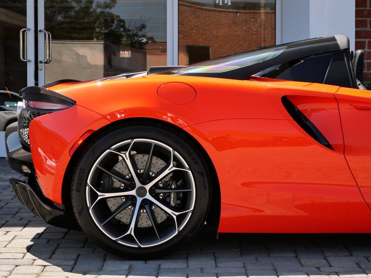 2025 McLaren Artura Lawrence KS