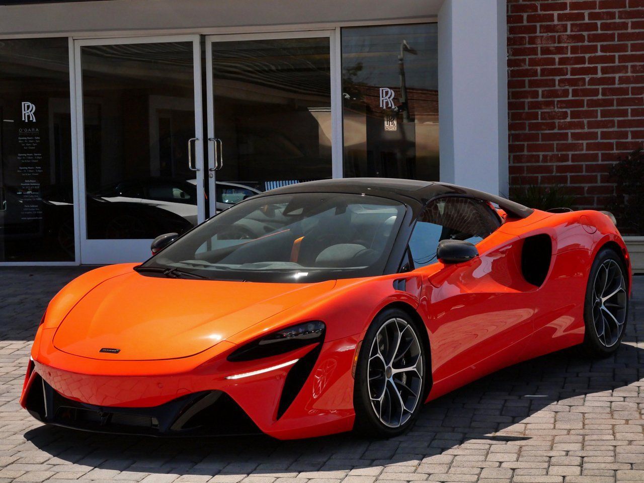 2025 McLaren Artura Lawrence KS