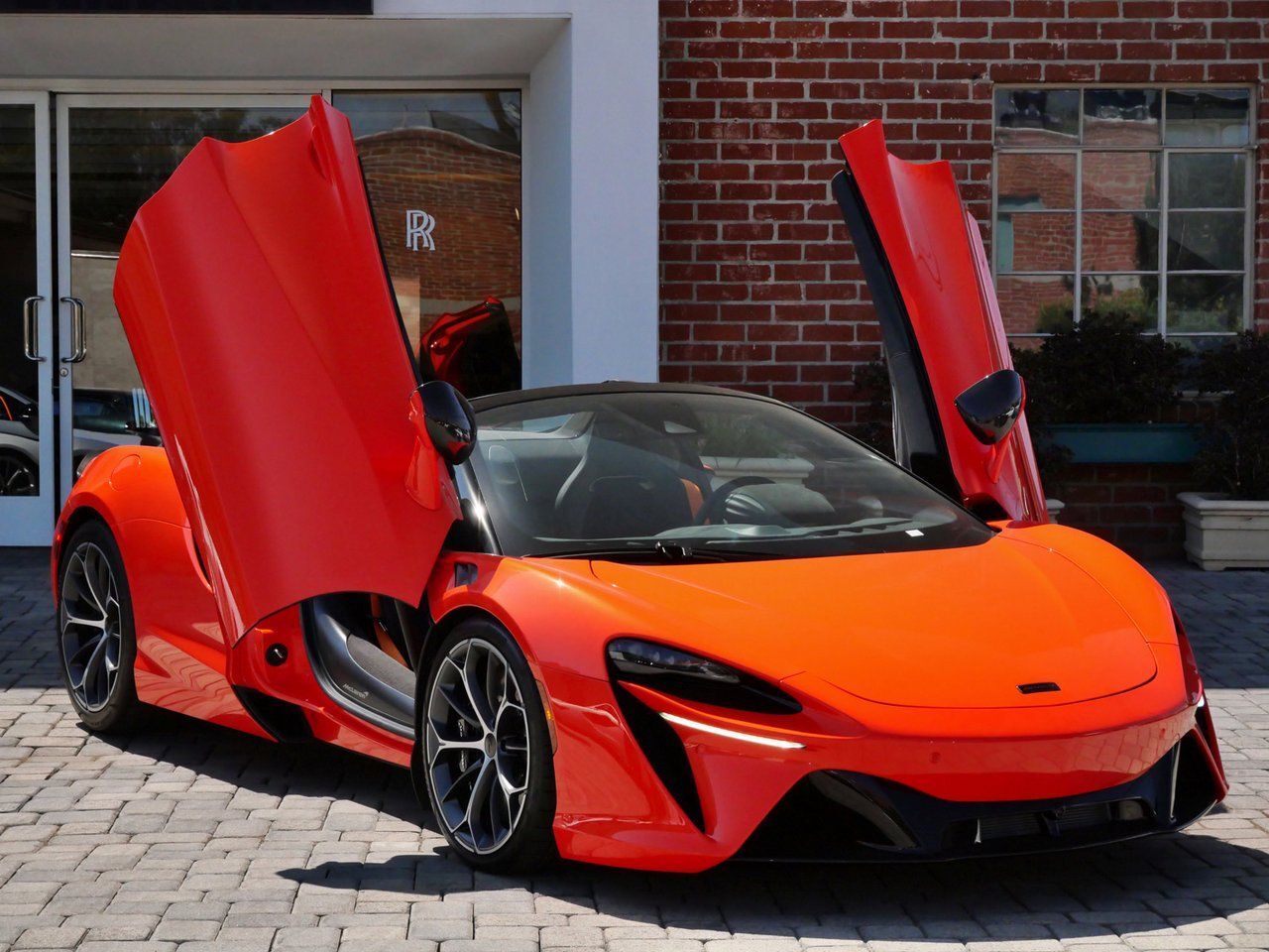 2025 McLaren Artura Lawrence KS