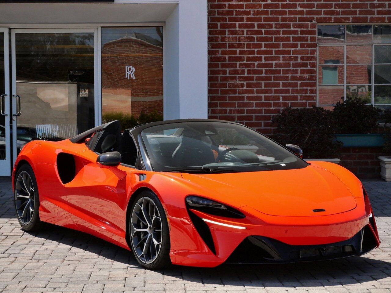2025 McLaren Artura Lawrence KS